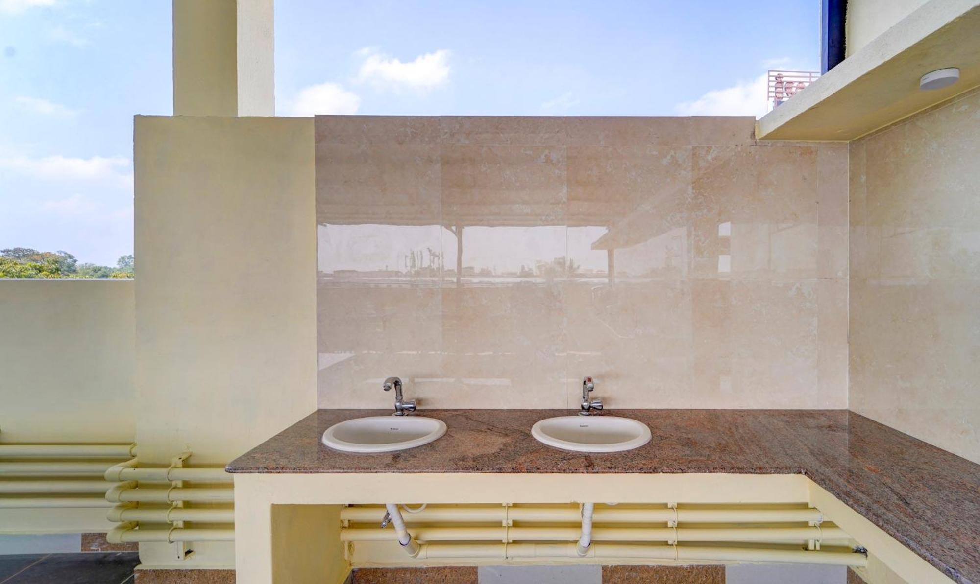Itsy Hotels Prakasam Residency Puducherry Eksteriør billede